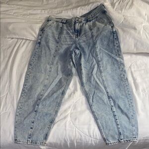 American eagle light washed mom jeans